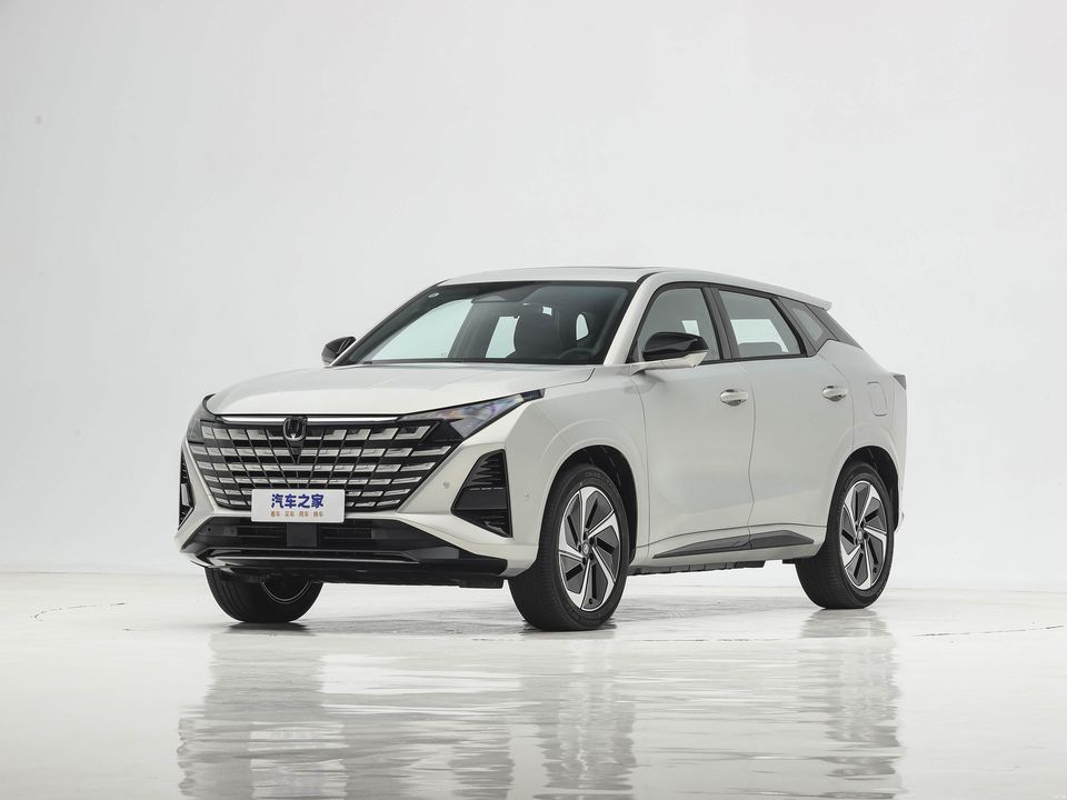 Changan UNI-ZXin Neng Yuan export to United Arab Emirates — China EV for export