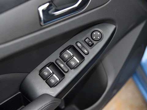 Chery Arrizo 7e — China plug-in hybrid EV for export — photo 16