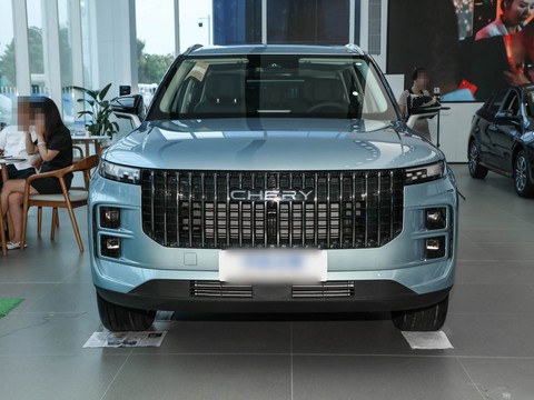 Chery Explore 06 C-DM — China plug-in hybrid EV for export — photo 2