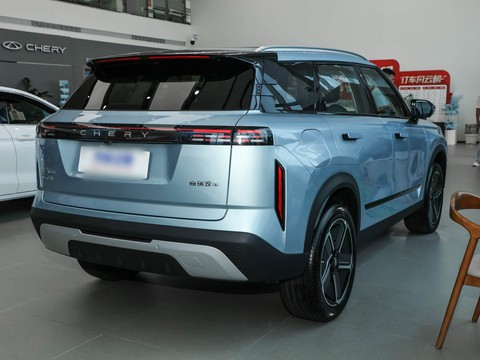 Chery Explore 06 C-DM — China plug-in hybrid EV for export — photo 7