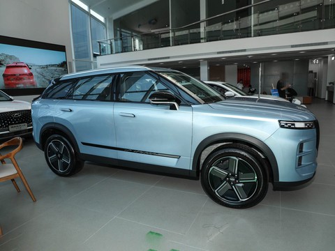 Chery Explore 06 C-DM — China plug-in hybrid EV for export — photo 8