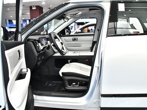 Chery Explore06 C-DM — China electric EV for export — photo 9