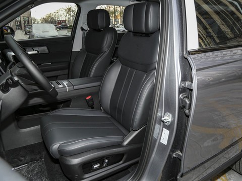 Chery Tiggo 7 C-DM — China plug-in hybrid EV for export — photo 10