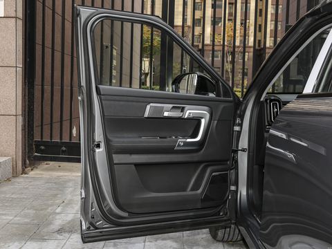 Chery Tiggo7 C-DM — China electric EV for export — photo 11