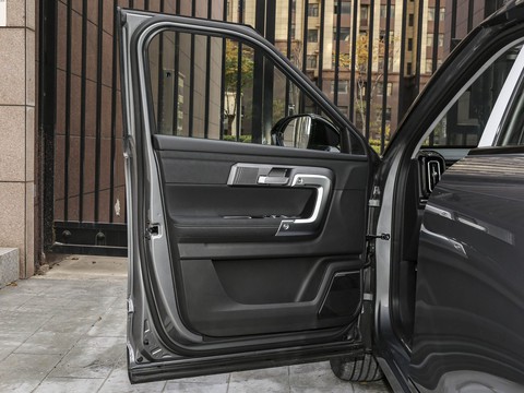 Chery Tiggo 7 C-DM — China plug-in hybrid EV for export — photo 11