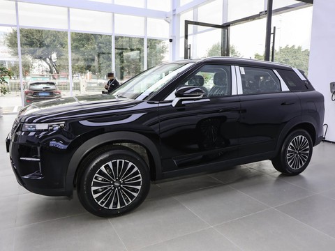 Chery Tiggo 7 C-DM — China plug-in hybrid EV for export — photo 4