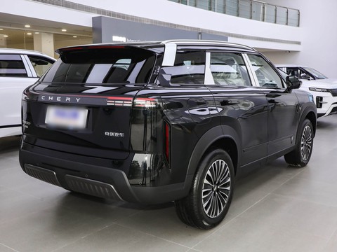 Chery Tiggo 7 C-DM — China plug-in hybrid EV for export — photo 7