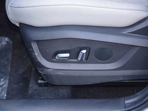 Chery Tiggo 7 Plus PHEV — China plug-in hybrid EV for export — photo 16