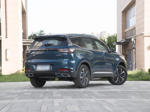 Chery Tiggo 7 Plus PHEV — China plug-in hybrid EV for export — photo 7