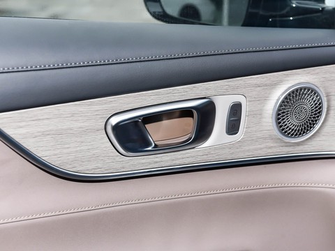 Chery Tiggo 8 Plus C-DM — China plug-in hybrid EV for export — photo 14