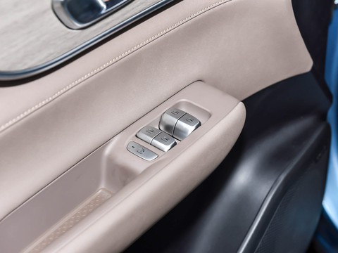Chery Tiggo 8 Plus C-DM — China plug-in hybrid EV for export — photo 15