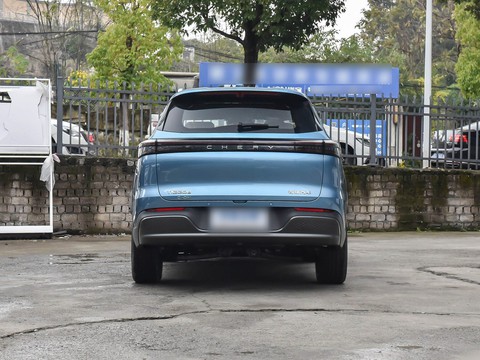 Chery Tiggo 8 Plus C-DM — China plug-in hybrid EV for export — photo 6