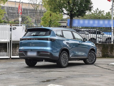 Chery Tiggo 8 Plus C-DM — China plug-in hybrid EV for export — photo 7