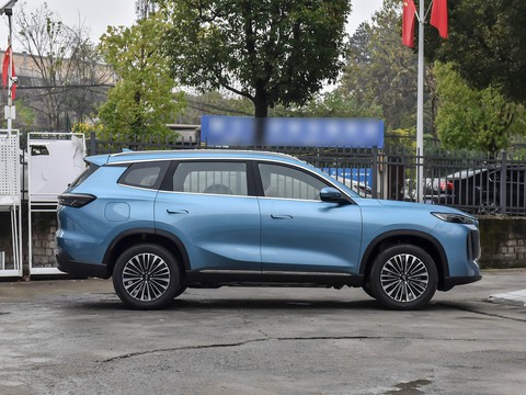 Chery Tiggo 8 Plus C-DM — China plug-in hybrid EV for export — photo 8