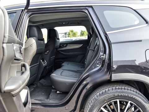 Chery Tiggo 8 Plus Kunpeng e+ — China plug-in hybrid EV for export — photo 10