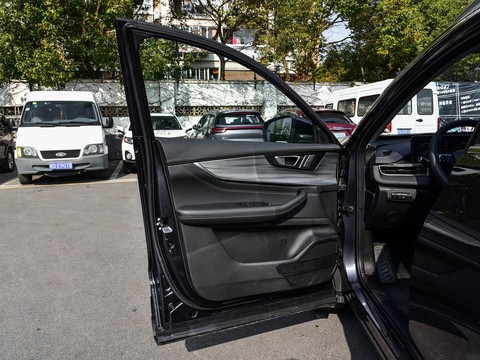 Chery Tiggo 8 Plus Kunpeng e+ — China plug-in hybrid EV for export — photo 14
