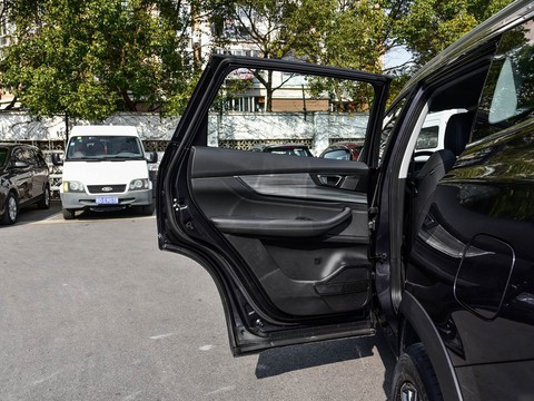 Chery Tiggo 8 Plus Kunpeng e+ — China plug-in hybrid EV for export — photo 15
