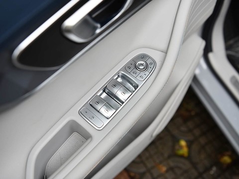 Chery Tiggo 8 Pro PHEV — China plug-in hybrid EV for export — photo 10