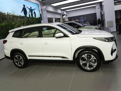 Chery Tiggo 8 Pro PHEV — China plug-in hybrid EV for export — photo 8