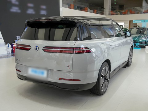 Denza N8L — China plug-in hybrid EV for export — photo 7
