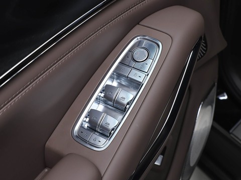 Denza N9 — China plug-in hybrid EV for export — photo 14