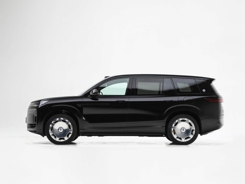 Denza N9 — China plug-in hybrid EV for export — photo 4