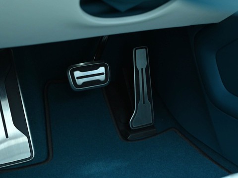 Denza Z — China electric EV for export — photo 16