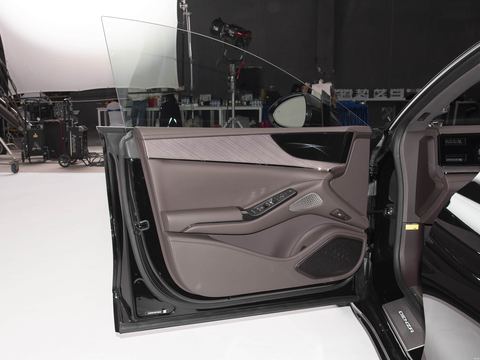 Denza Teng ShiZ9 — China electric EV for export — photo 11