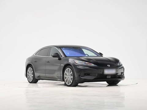 Denza Z9 — China electric EV for export — photo 3