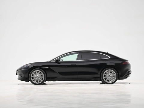 Denza Z9 — China electric EV for export — photo 4