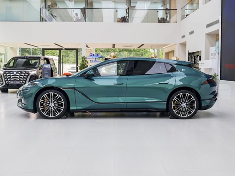 Denza Z9 GT — China electric EV for export — photo 4