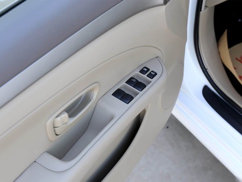 Dongfeng Junfeng E11K — China electric EV for export — photo 15