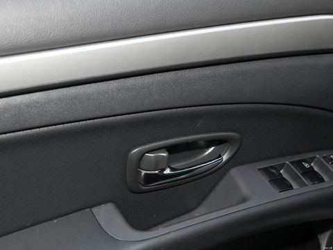 Dongfeng Jun FengE17 — China electric EV for export — photo 10
