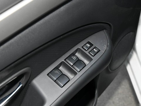 Dongfeng Junfeng E17 — China electric EV for export — photo 11