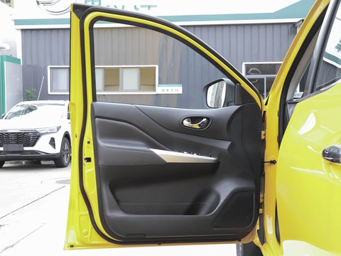 Dongfeng Palaso EV — China electric EV for export — photo 10