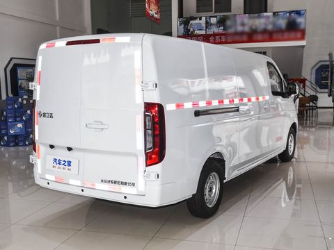 Dongfeng Rui Li DaV5 — China electric EV for export — photo 5