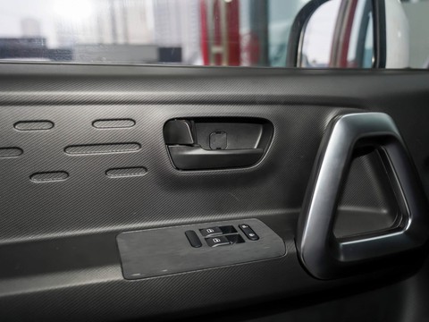 Dongfeng Ruilida V7 — China electric EV for export — photo 14