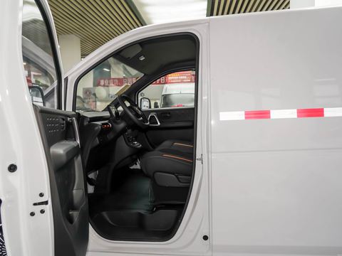 Dongfeng Rui Li DaV7 — China electric EV for export — photo 9