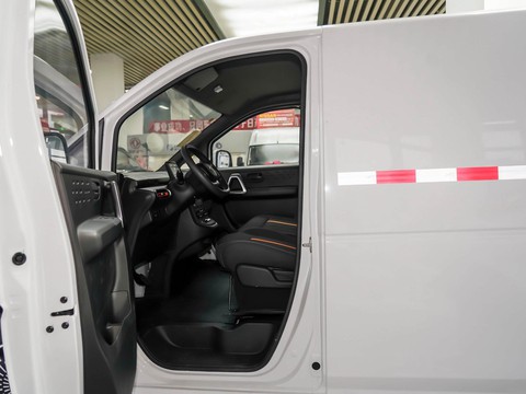 Dongfeng Ruilida V7 — China electric EV for export — photo 9