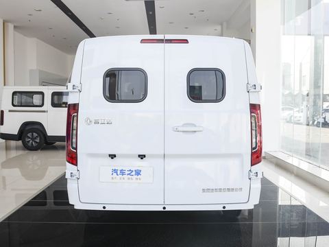 Dongfeng Rui Li DaV8E — China electric EV for export — photo 6
