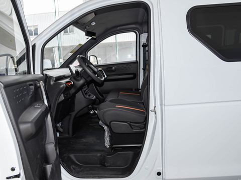 Dongfeng Rui Li DaV8E — China electric EV for export — photo 9