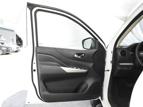 Dongfeng Rui Qi6 — China electric EV for export — photo 12