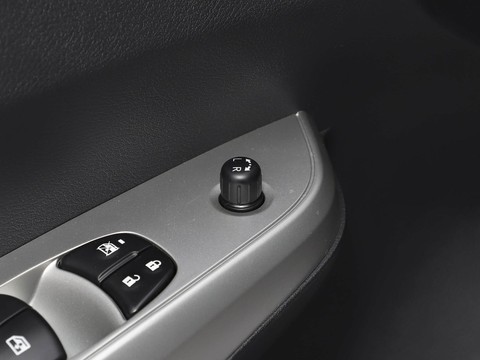 Dongfeng Rich 6 EV — China electric EV for export — photo 16