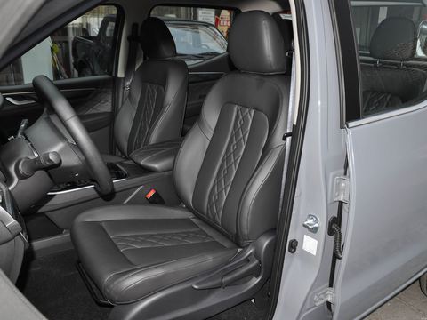 Dongfeng Rui Qi7 — China electric EV for export — photo 10