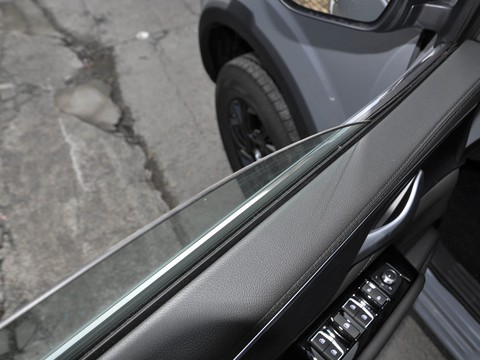 Dongfeng Rich 7 EV — China electric EV for export — photo 12