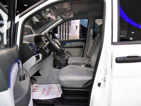 Dongfeng Succe EV — China electric EV for export — photo 6