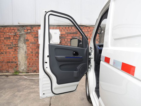 Dongfeng Yufeng EM27 — China electric EV for export — photo 12