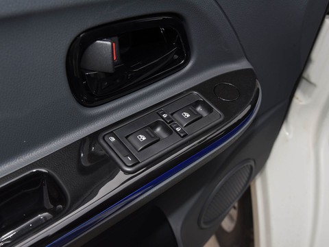Dongfeng Yufeng EM27 — China electric EV for export — photo 14