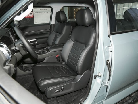 Dongfeng ZNA Z9 GE PHEV — China plug-in hybrid EV for export — photo 10