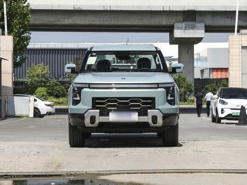 Dongfeng ZNA Z9 GE PHEV — China plug-in hybrid EV for export — photo 2